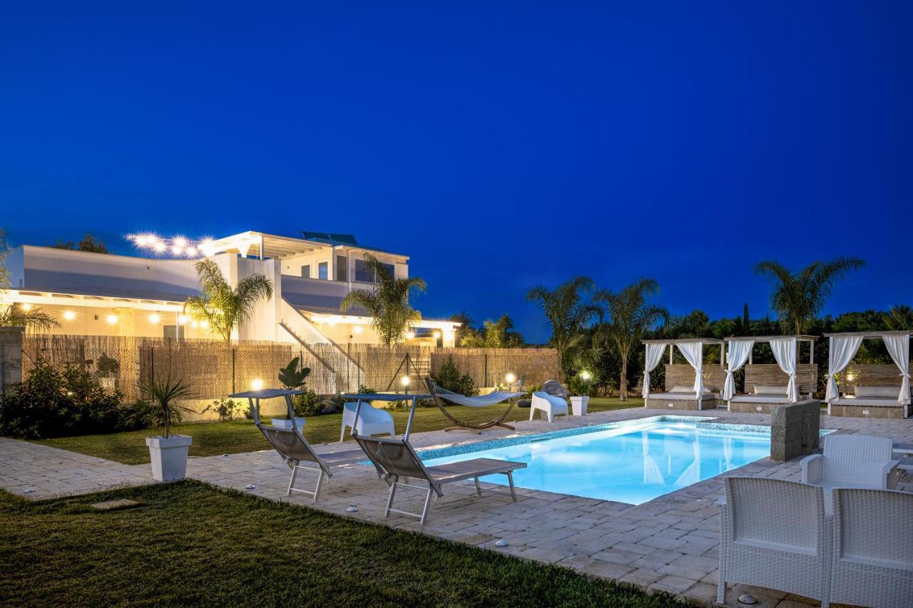 Resort Almaredamarra Con Piscina E Idromassaggio Sul Mare Торре-Сан-Джованни-Удженто Экстерьер фото