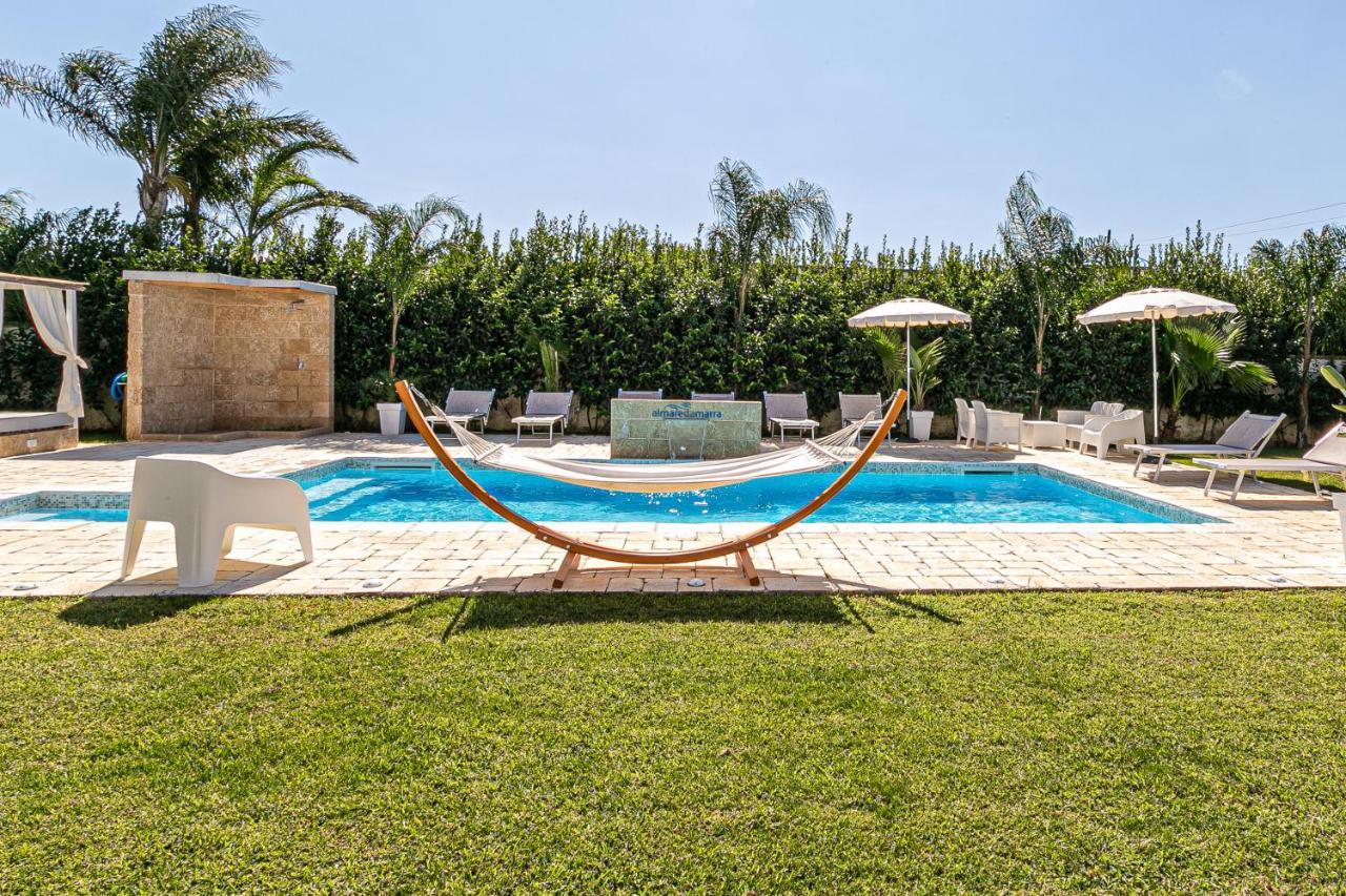 Resort Almaredamarra Con Piscina E Idromassaggio Sul Mare Торре-Сан-Джованни-Удженто Экстерьер фото