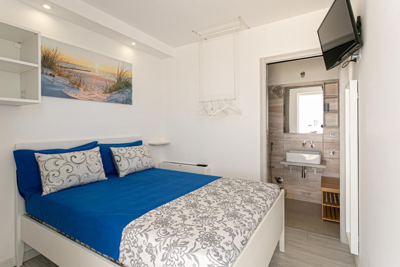 Resort Almaredamarra Con Piscina E Idromassaggio Sul Mare Торре-Сан-Джованни-Удженто Экстерьер фото