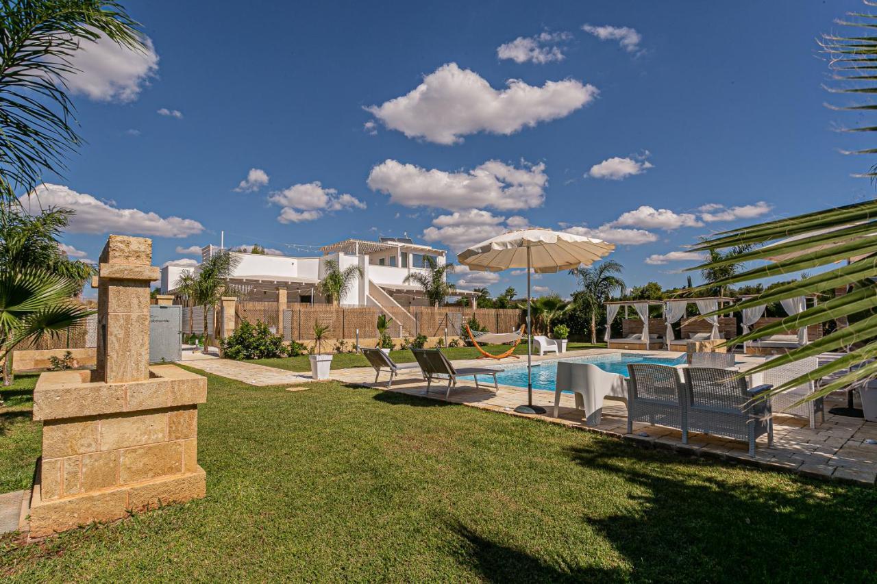 Resort Almaredamarra Con Piscina E Idromassaggio Sul Mare Торре-Сан-Джованни-Удженто Экстерьер фото